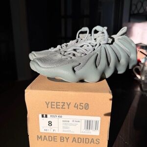 Adidas Yeezy 450 in Stone Grey